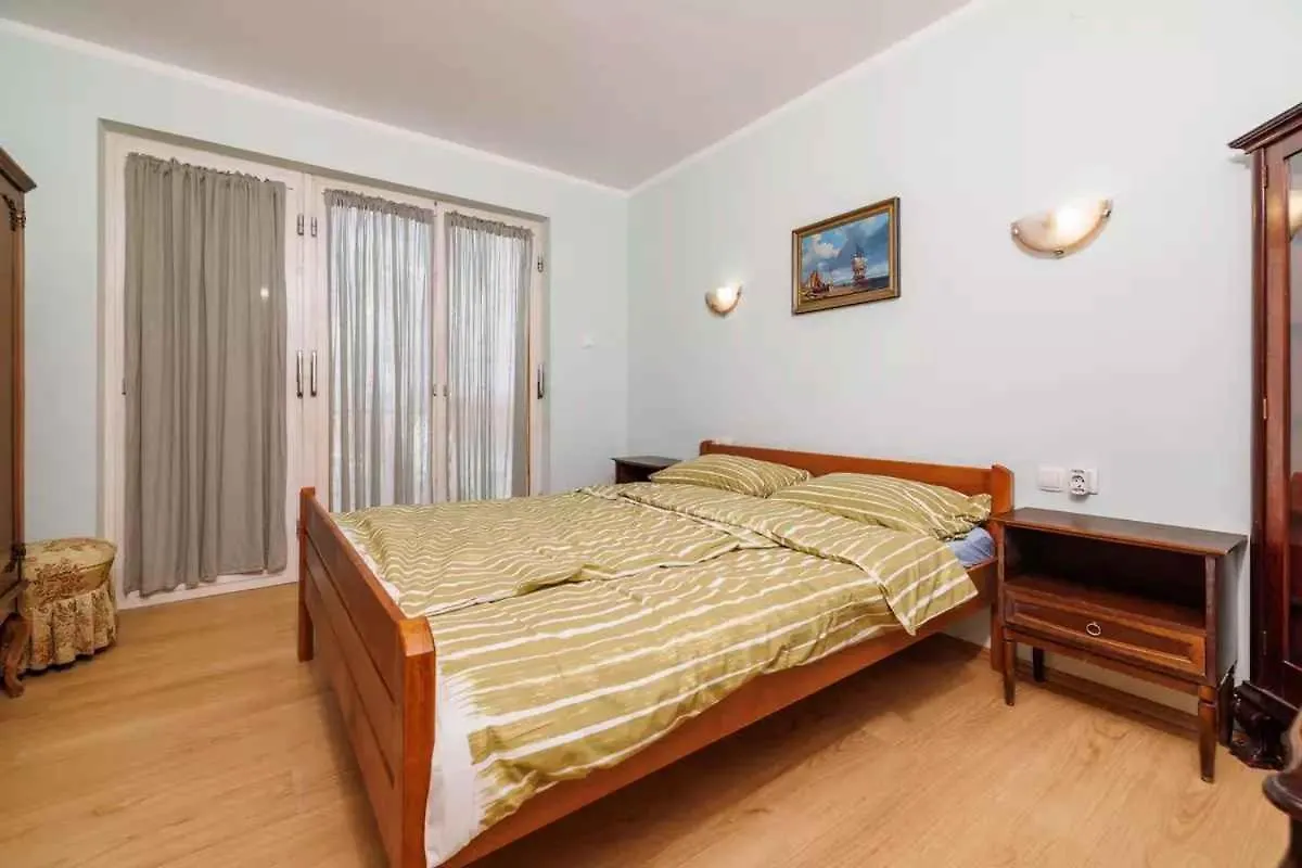 Apartment In Dramalj 51201
